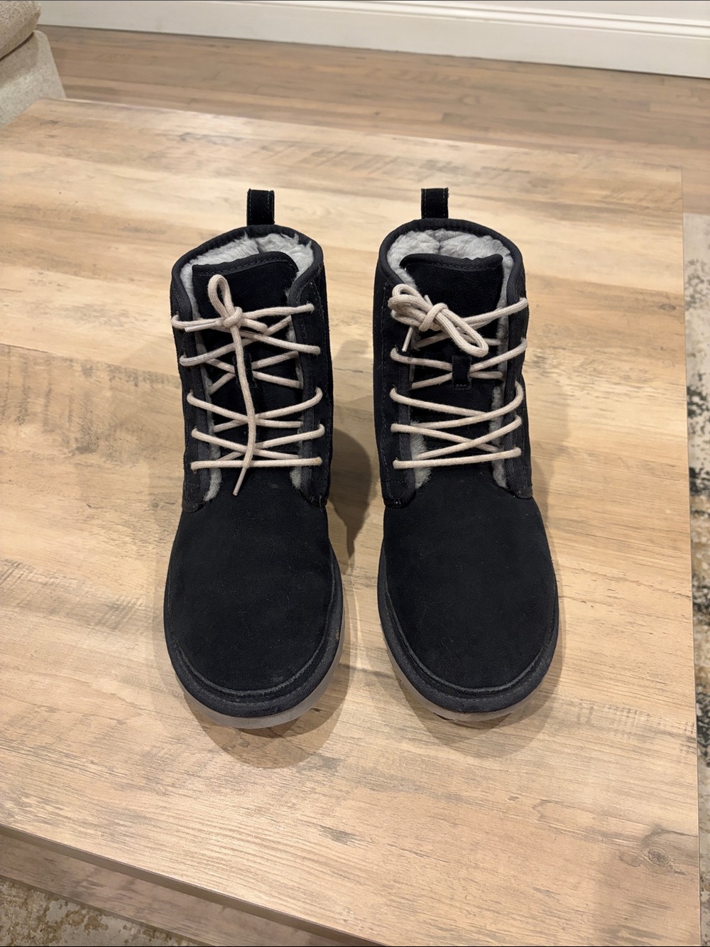 UGG Men's Navy Suede Chukka Boots with light grey laces and fur - Picture 2 of 10